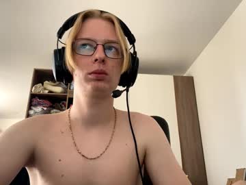 kissify naked men live cam show