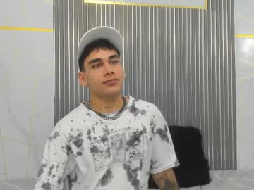 kitsune_44 naked man live cam