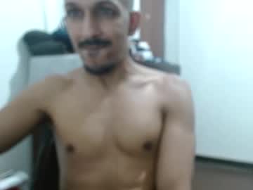 kravvek naked men live cam show