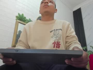 levifiree naked men live cam show