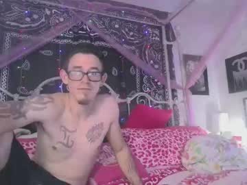 lilpadg94 naked men live cam show
