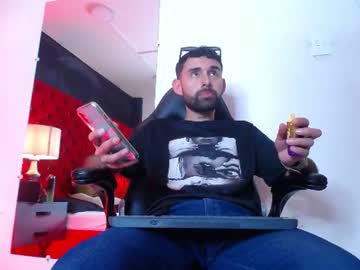 loganfoxx_ naked man live cam