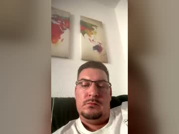 lookicumnow naked men live cam show