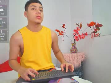lucastorrez01 naked man live cam