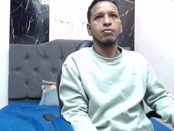 luisitoxhotfiire naked men live cam show