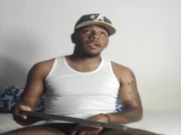 luucas_r2 naked men live cam show