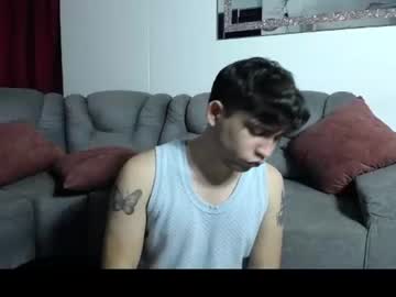 lyan_joms naked men live cam show