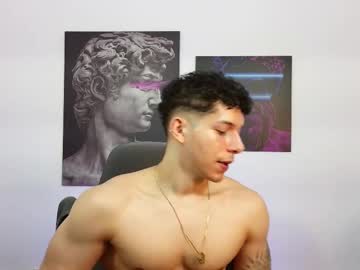 lysan_corv naked men live cam show