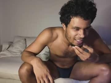 m_d_fl naked man live cam