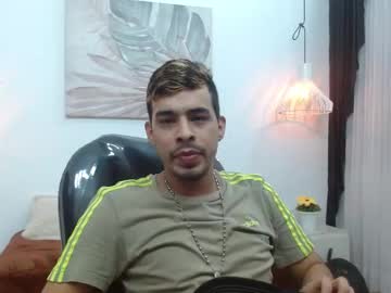 maicol_ws naked men live cam show