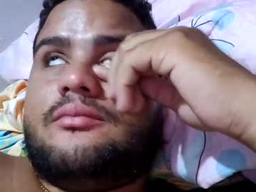 maijavi naked men live cam show