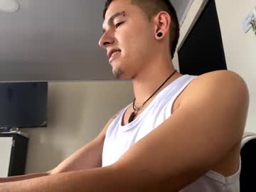 menchats / menchat: maiki_foxx