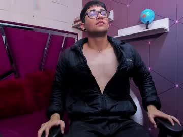 marcus_sky naked men live cam show