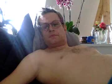 mark32571 naked men live cam show
