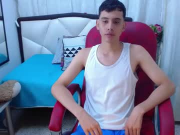 mateo_strogn naked men live cam show