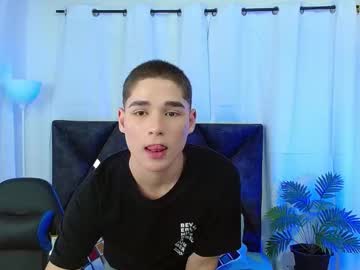 matiii18 naked man live cam