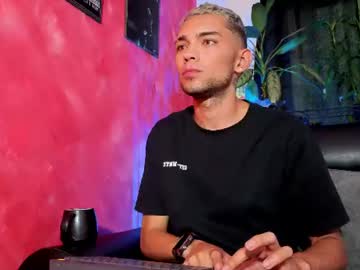 matthewfoxxx naked men live cam show