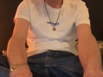 matwinko naked men live cam show
