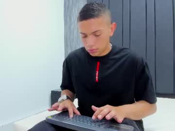 max_nox naked men live cam show