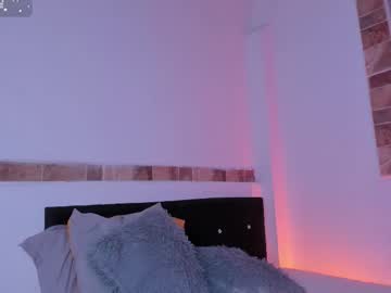 max_valiant1 naked men live cam show