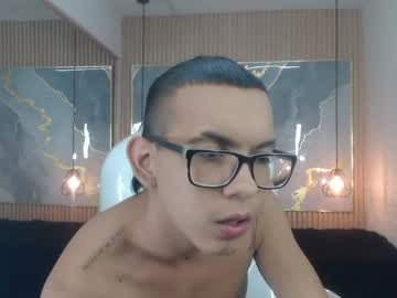 maximiliano_hotdevil naked men live cam show