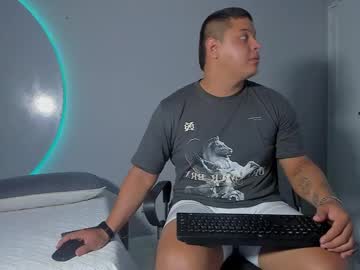 maximussteel_ naked men live cam show