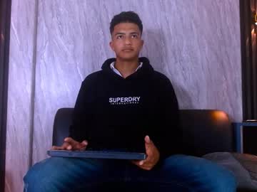 maxwyatt_1 naked man live cam