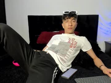 mhatias_ naked men live cam show