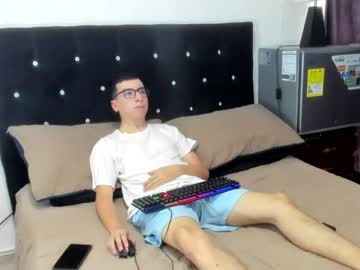 milogm_ naked men live cam show