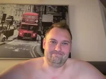 menchats / menchat: naked_waiter