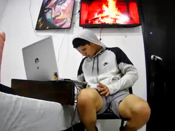 newlatino1 naked man live cam