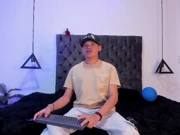 nico_saint_ naked man live cam