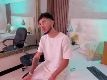 noah_ashford naked men live cam show