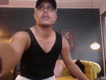 noah_oliver1 naked men live cam show