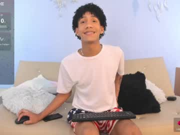 noahbull19 naked men live cam show