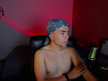 obsidyann naked men live cam show
