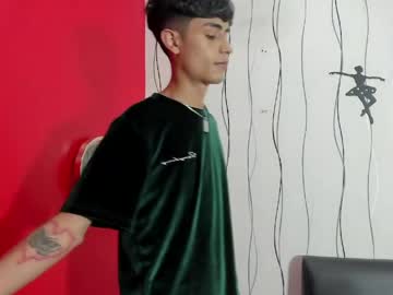 oliver2005hot naked men live cam show