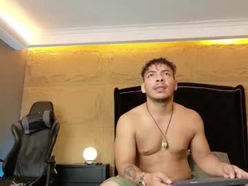 oliverwyse naked man live cam