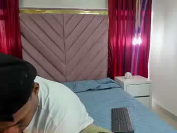 oversmith naked men live cam show