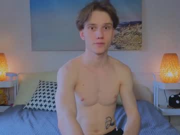 pupsenish naked man live cam