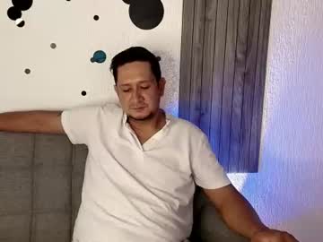 queenmilf_ naked man live cam