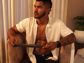 reik_von naked men live cam show