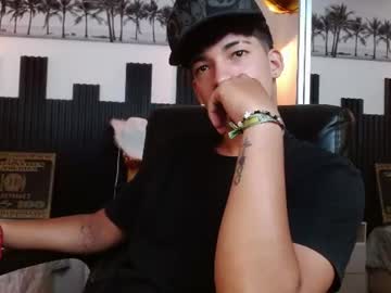 ren_storm naked men live cam show