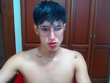 rowanboy23 naked men live cam show