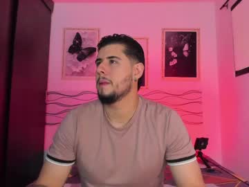 ryan_evannss_ naked man live cam