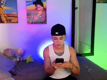 saimonvela naked men live cam show