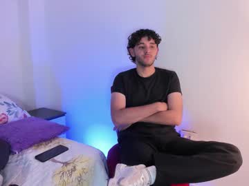santi700948 naked man live cam
