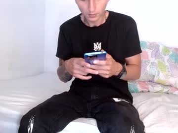 santiandpipe naked man live cam