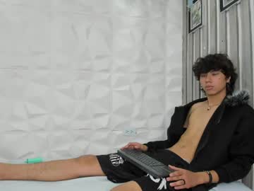 sckrapper naked men live cam show