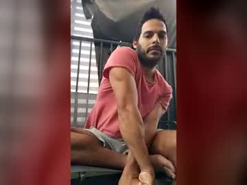 shild1990 naked men live cam show